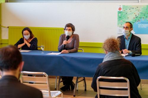 Présentation des repas végétariens quotidiens lors de la conférence de presse du jeudi 7 janvier 2021, à la cuisine centrale de la Ville de Montpellier, sous l'égide de Marie Massart, adjointe au maire déléguée à la Politique alimentaire, Eddine Ariztegui, adjoint au maire délégué au bien-être animal et Nicole Marin-Khoury ajointe au maire du quartier Croix-d'Argent / Près d'Arènes.